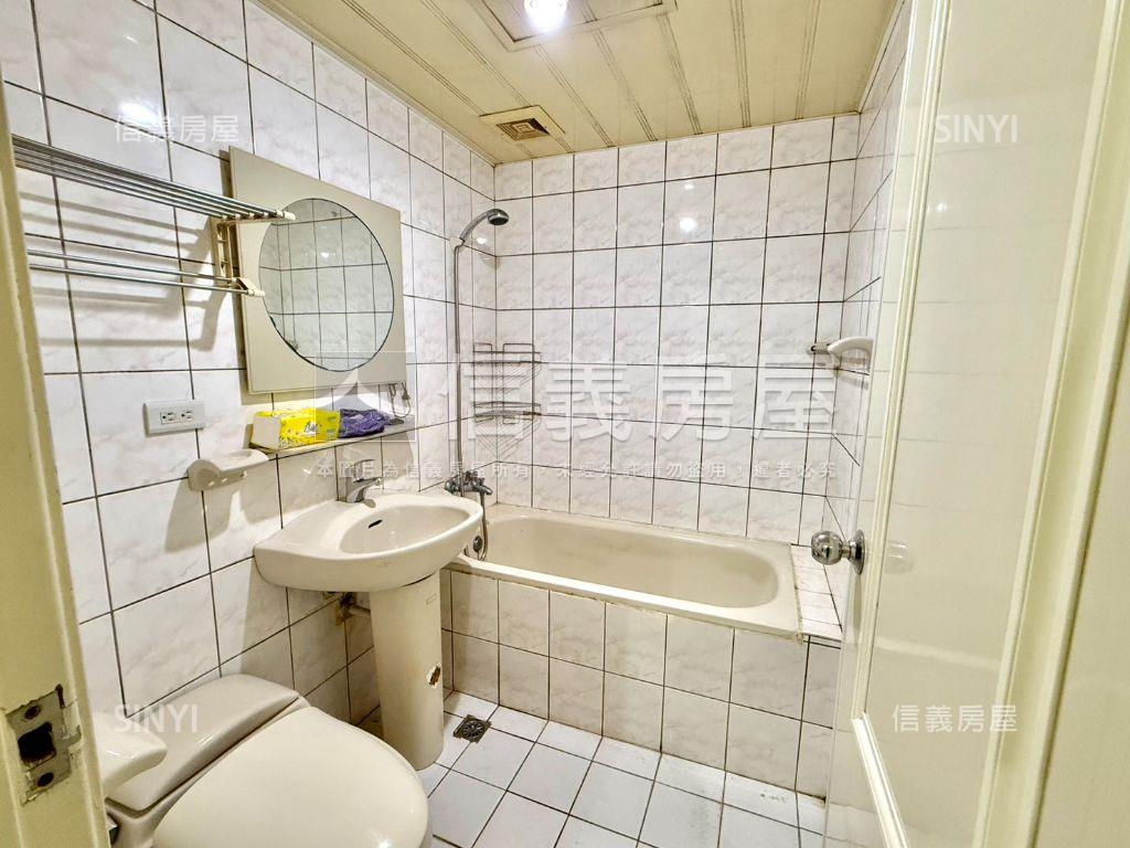 鳳凰城｜稀有電梯四房房屋室內格局與周邊環境