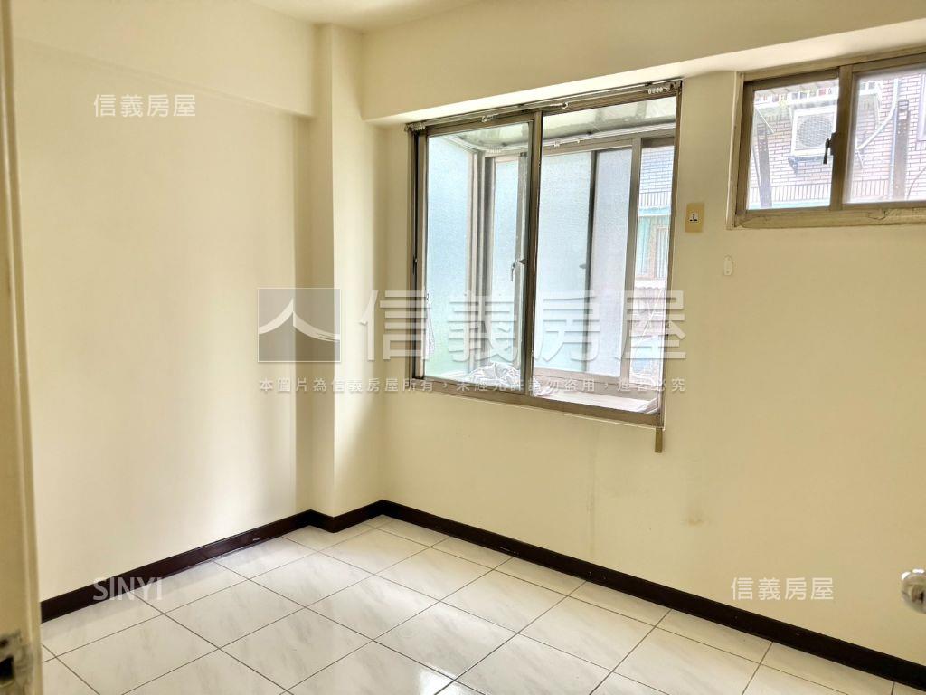 鳳凰城｜稀有電梯四房房屋室內格局與周邊環境