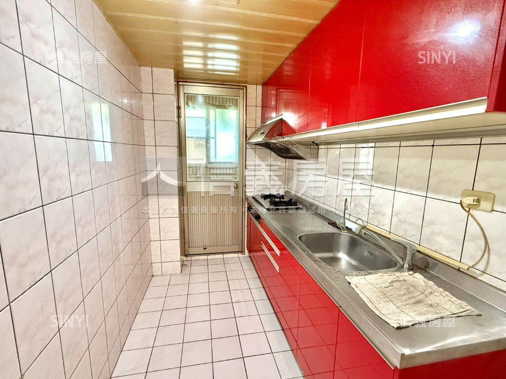 鳳凰城｜稀有電梯四房房屋室內格局與周邊環境