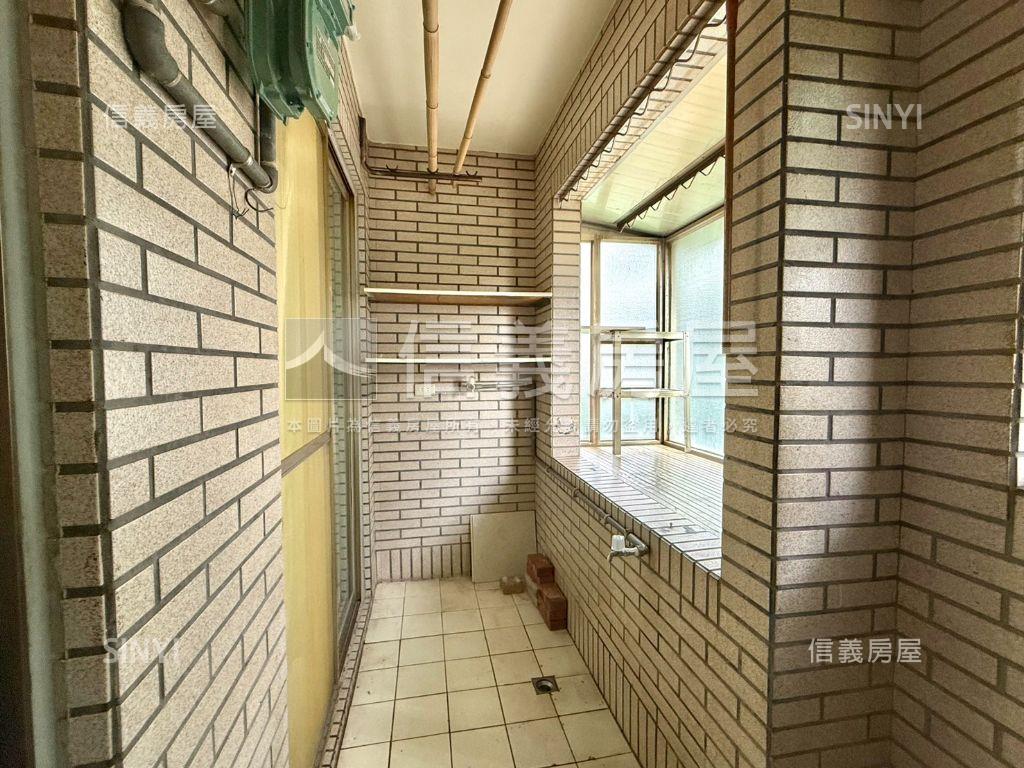 鳳凰城｜稀有電梯四房房屋室內格局與周邊環境