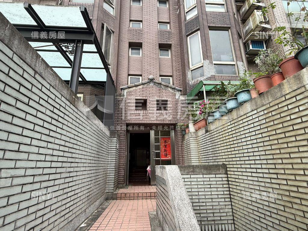 鳳凰城｜稀有電梯四房房屋室內格局與周邊環境