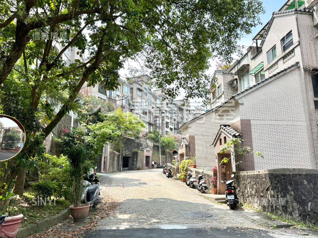 鳳凰城｜稀有電梯四房房屋室內格局與周邊環境