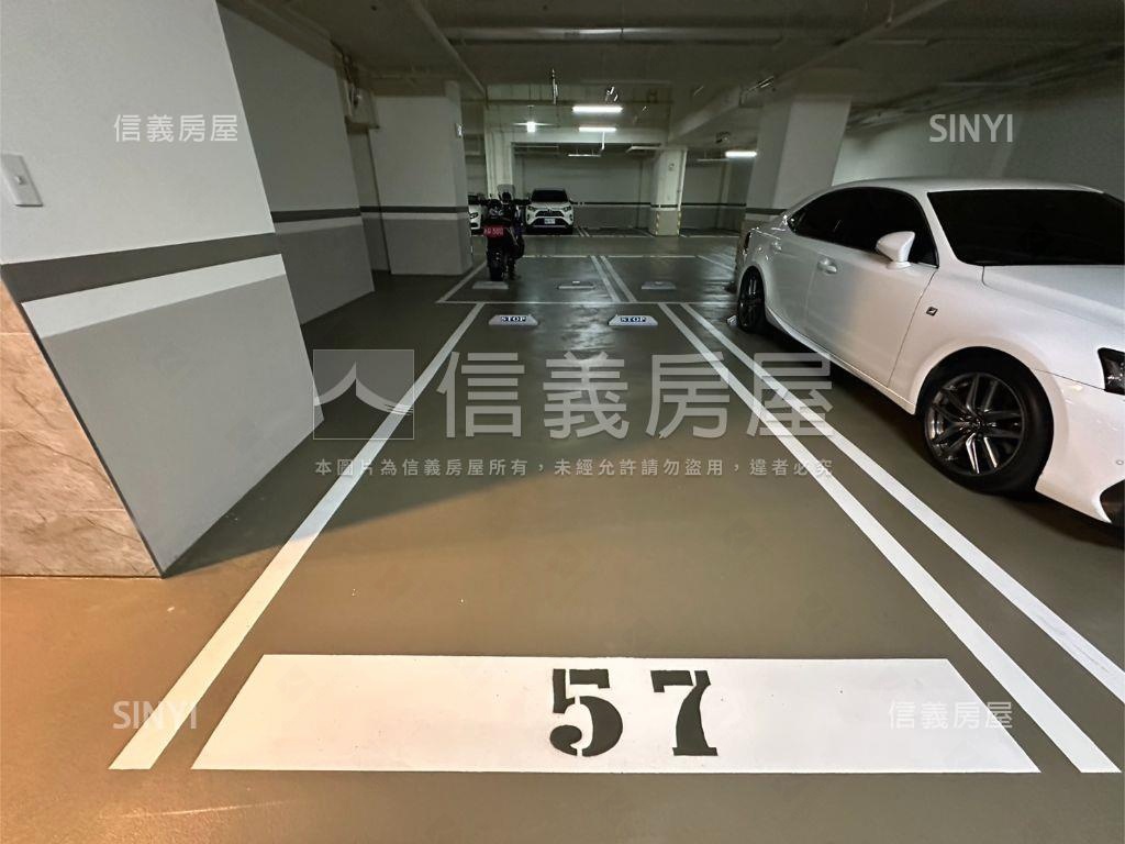 新世紀Ａ棟高樓層三房平車房屋室內格局與周邊環境