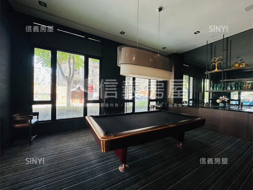 新世紀Ａ棟高樓層三房平車房屋室內格局與周邊環境
