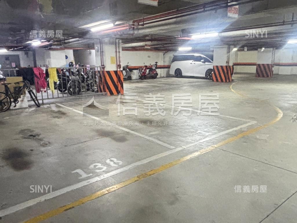 法國賞３＋１房雙車位房屋室內格局與周邊環境