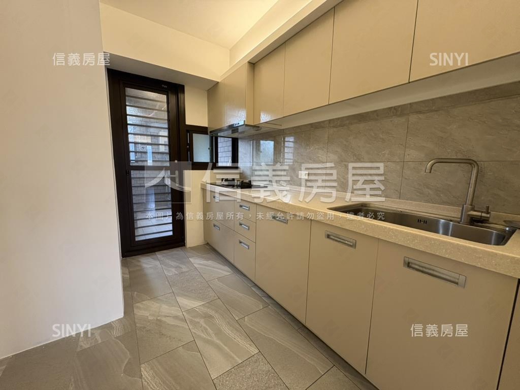 藝文美屋三房平面車位房屋室內格局與周邊環境