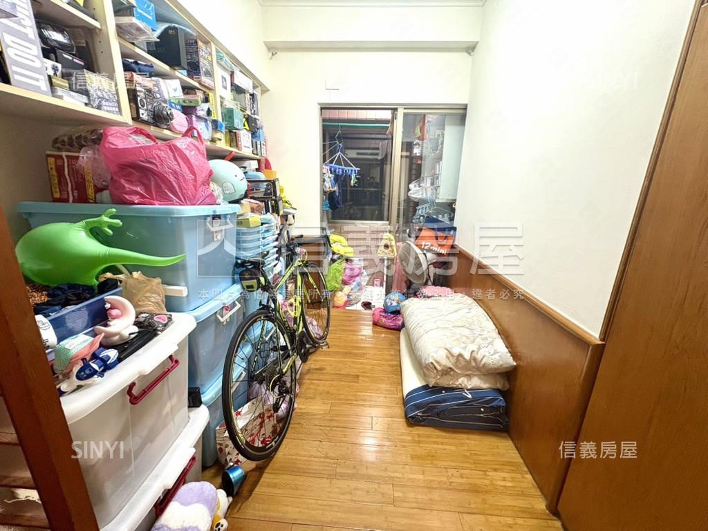 新店羅馬小資兩房附車位房屋室內格局與周邊環境