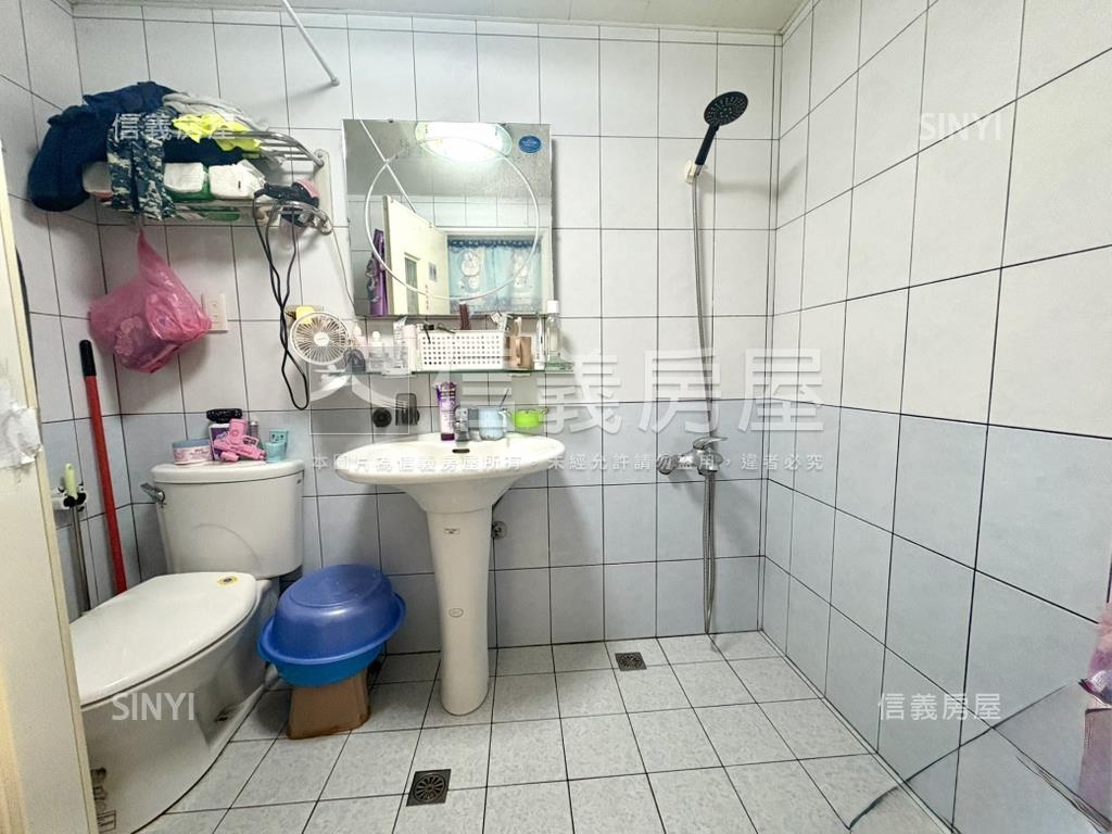 新店羅馬小資兩房附車位房屋室內格局與周邊環境