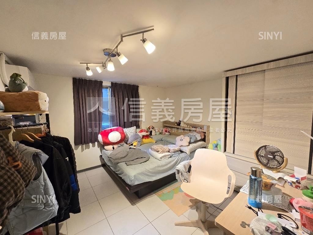 新婚成家亮麗電梯房屋室內格局與周邊環境