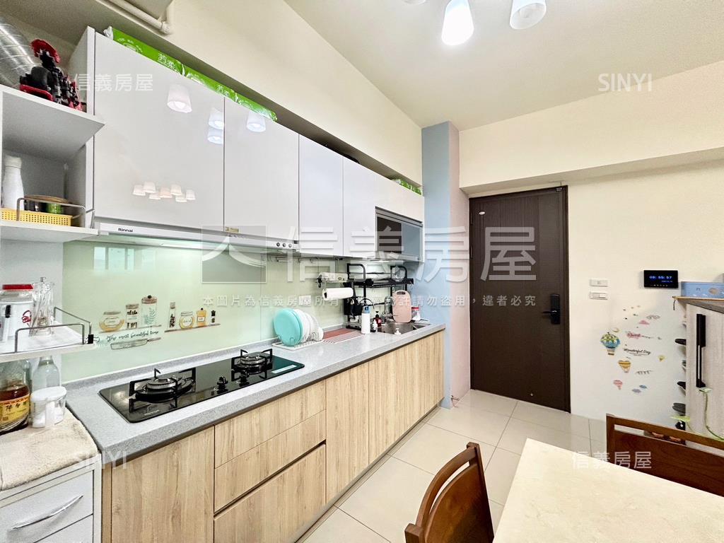 綠光森林兩房雙衛浴車位房屋室內格局與周邊環境