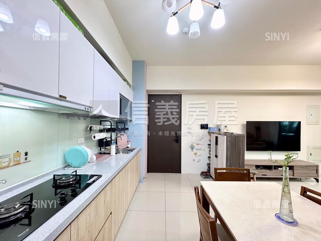 綠光森林兩房雙衛浴車位房屋室內格局與周邊環境