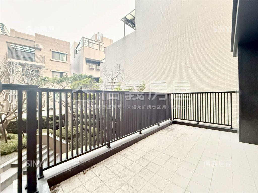 水蓮１７全新大面寬店面房屋室內格局與周邊環境