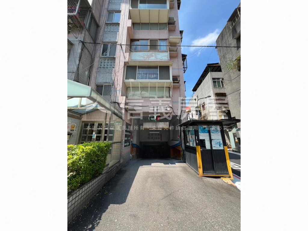 南京新貴Ｂ１平面車位房屋室內格局與周邊環境