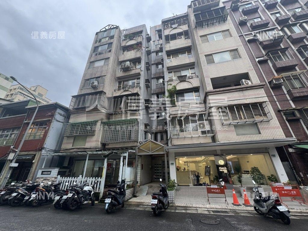 南京新貴Ｂ１平面車位房屋室內格局與周邊環境