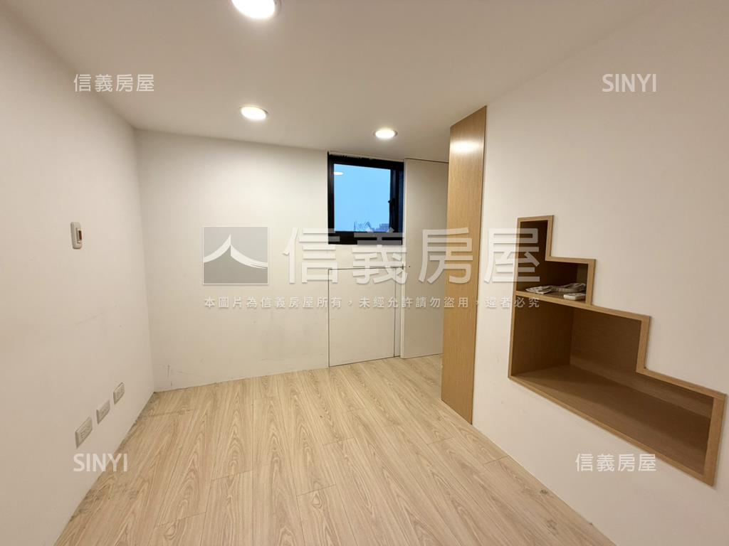 中正一境挑高美宅車位房屋室內格局與周邊環境