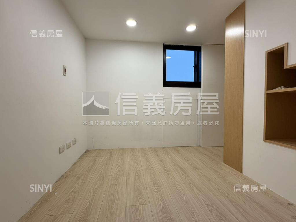 中正一境挑高美宅車位房屋室內格局與周邊環境