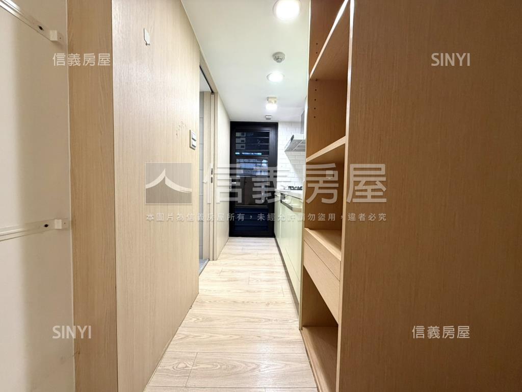 中正一境挑高美宅車位房屋室內格局與周邊環境