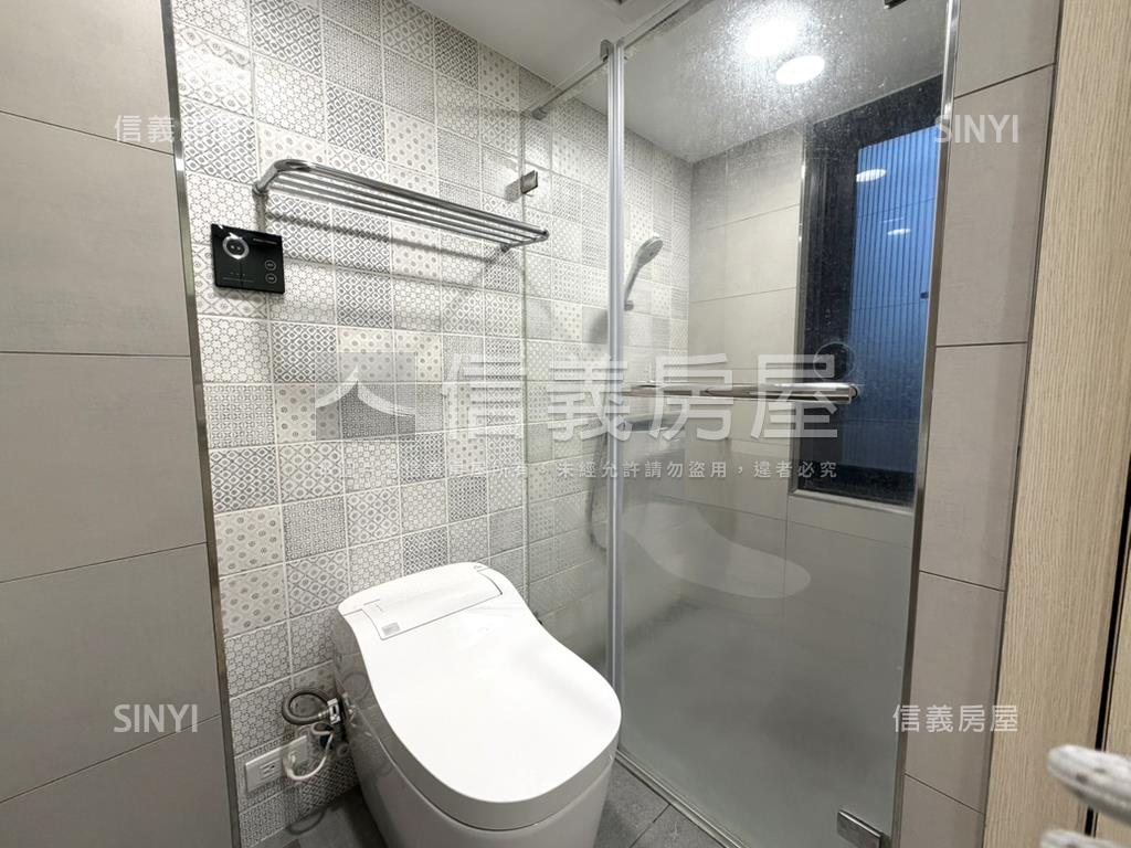 中正一境挑高美宅車位房屋室內格局與周邊環境