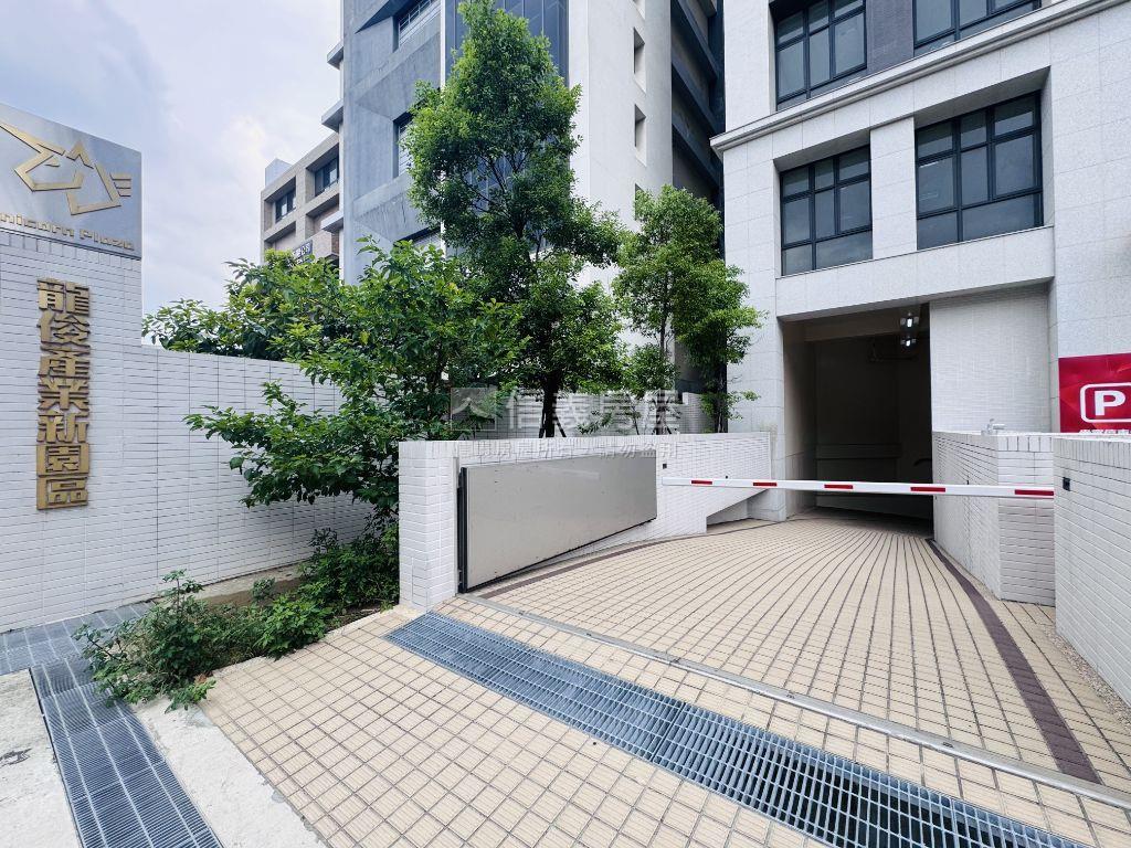 （１００５）之３號９樓房屋室內格局與周邊環境