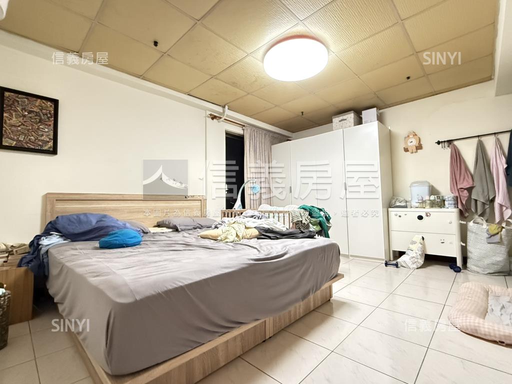 近捷運超值。三房車位房屋室內格局與周邊環境