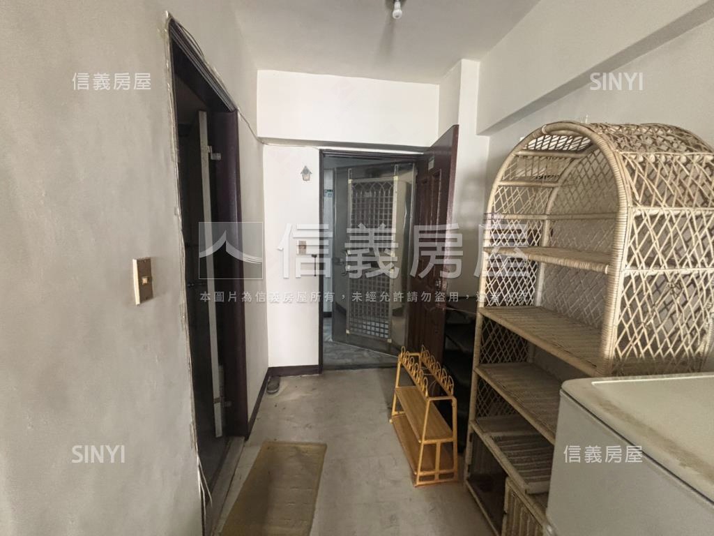 開闊視野電梯套房房屋室內格局與周邊環境