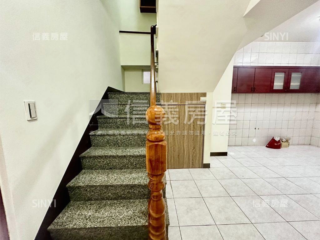 文山尖美小城騎樓店面房屋室內格局與周邊環境