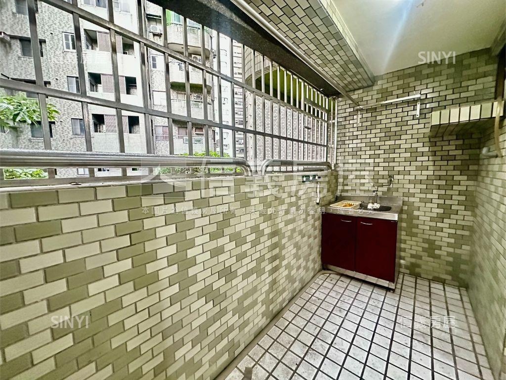 文山尖美小城騎樓店面房屋室內格局與周邊環境