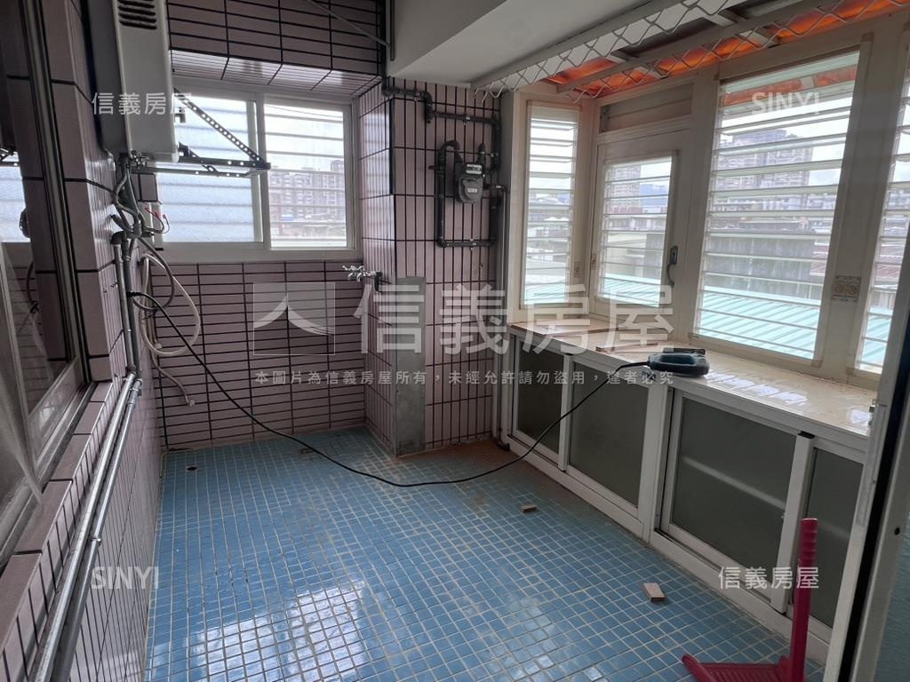 秀山國小旁美裝大三房房屋室內格局與周邊環境