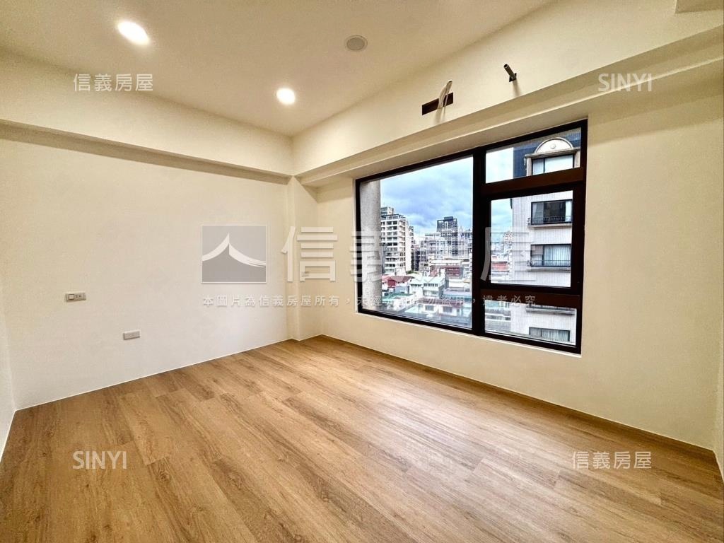 中正氣派翠堤電梯三房房屋室內格局與周邊環境