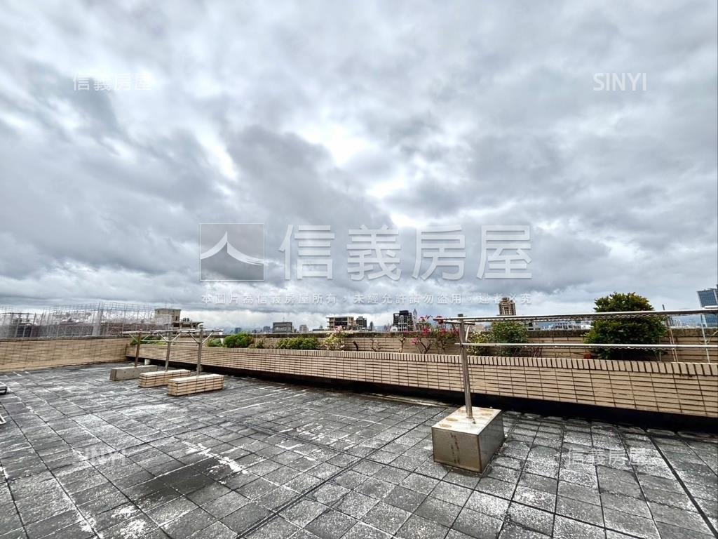 中正氣派翠堤電梯三房房屋室內格局與周邊環境