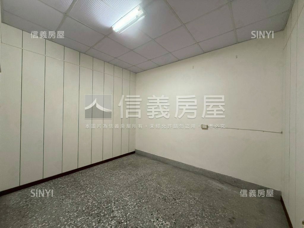 近家樂福沙鹿美透天房屋室內格局與周邊環境