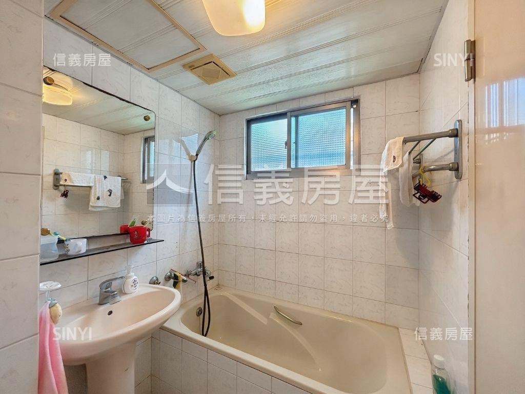 自立國宅四房含車位房屋室內格局與周邊環境