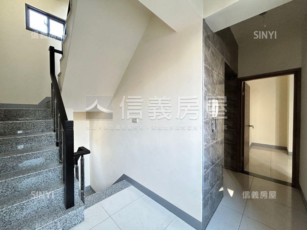 花壇全新大面寬透天５房屋室內格局與周邊環境