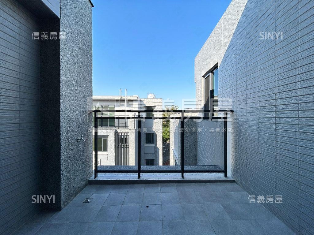 花壇全新大面寬透天５房屋室內格局與周邊環境