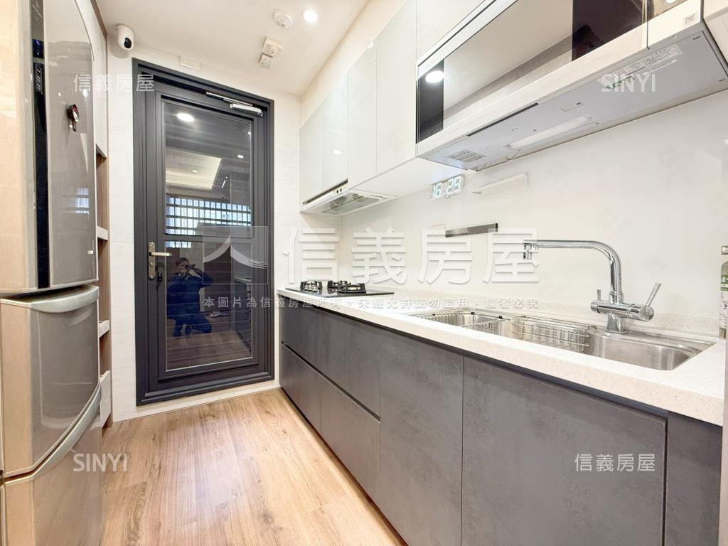 大城仰雲精裝潢三房車位房屋室內格局與周邊環境