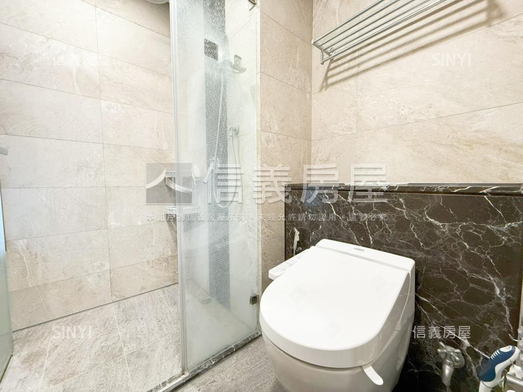 大城仰雲精裝潢三房車位房屋室內格局與周邊環境