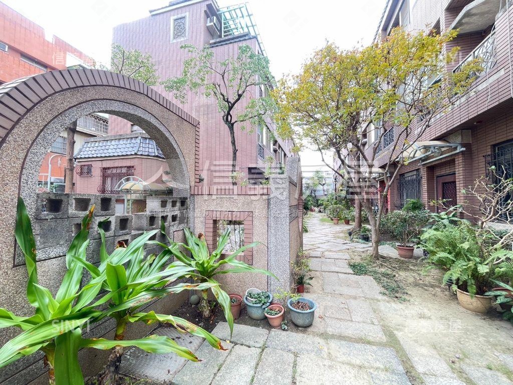 推！大里二期質感美別墅房屋室內格局與周邊環境