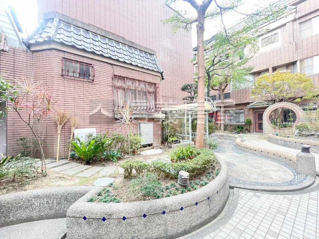 推！大里二期質感美別墅房屋室內格局與周邊環境