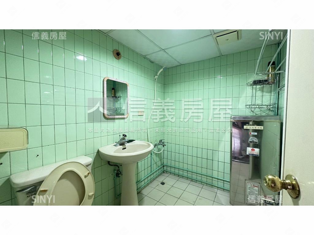 潤華大樓電梯三房房屋室內格局與周邊環境