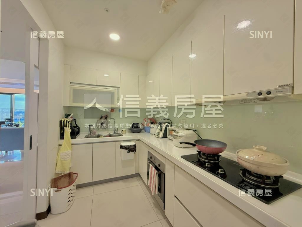 竹風鳳凰頂樓尊榮露臺戶房屋室內格局與周邊環境