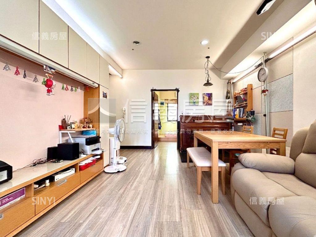 Ｒ６大樓雙軌三房平移車位房屋室內格局與周邊環境