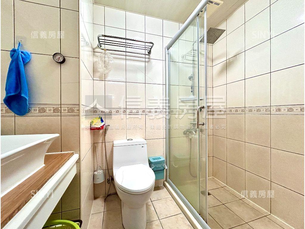 Ｒ６大樓雙軌三房平移車位房屋室內格局與周邊環境