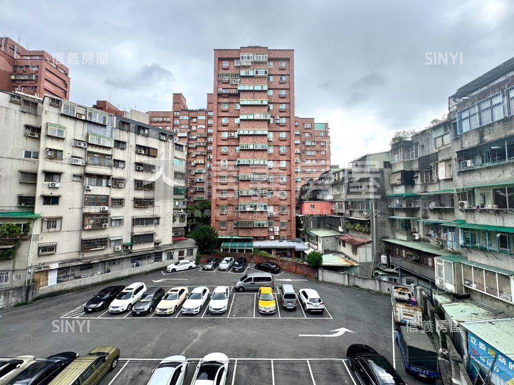 近捷運☆方正採光佳房屋室內格局與周邊環境