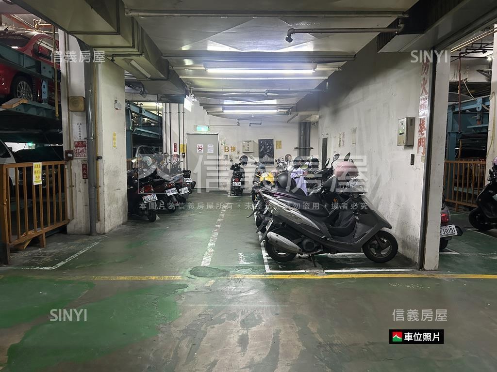 東區採光啵棒５房車位房屋室內格局與周邊環境