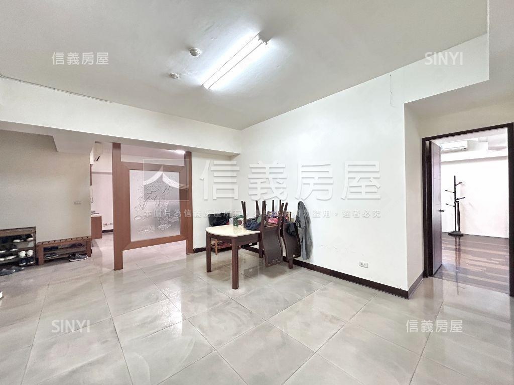 八期華太可以居雙Ｂ１平車房屋室內格局與周邊環境