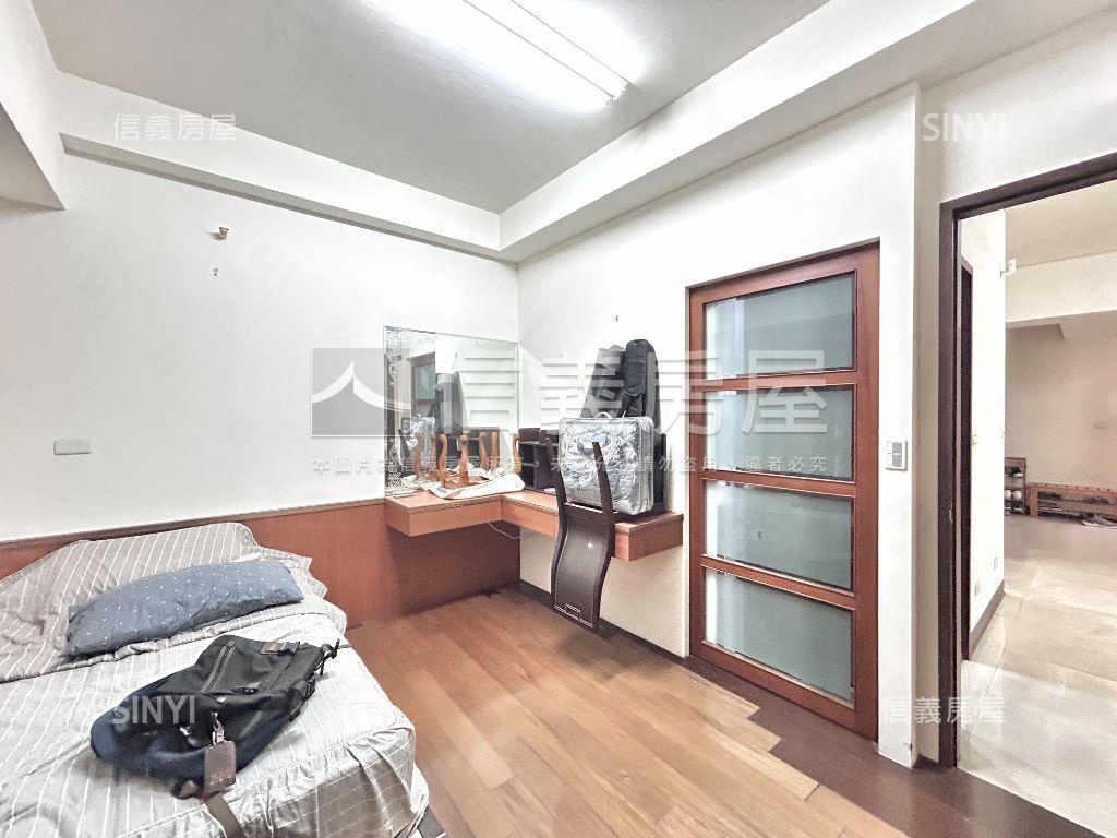 八期華太可以居雙Ｂ１平車房屋室內格局與周邊環境