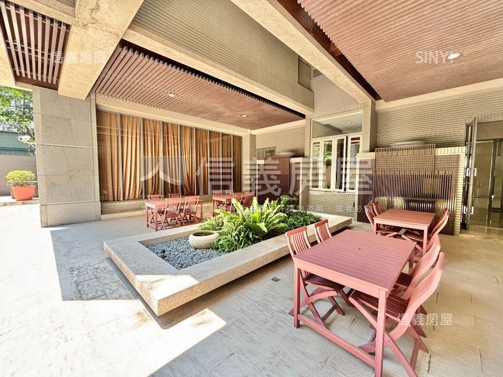 八期華太可以居雙Ｂ１平車房屋室內格局與周邊環境