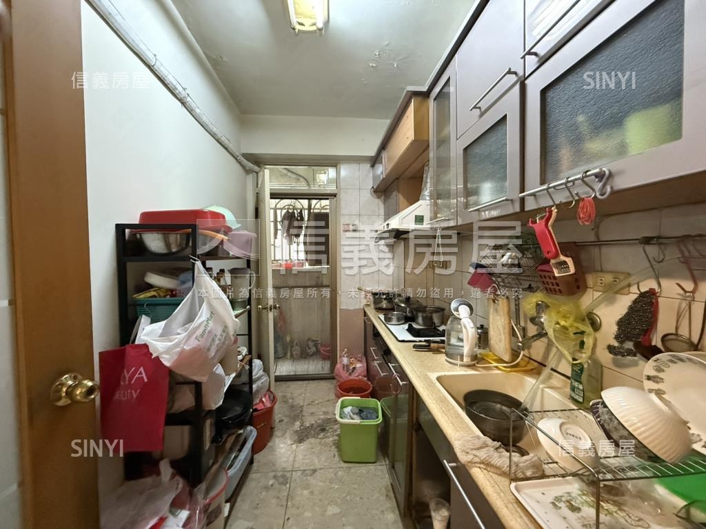 南區小資三房有電梯房屋室內格局與周邊環境