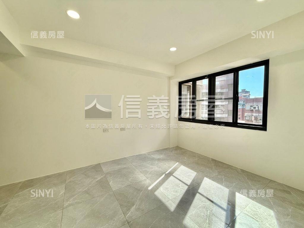 近捷運川普皇家三房車位Ｂ房屋室內格局與周邊環境