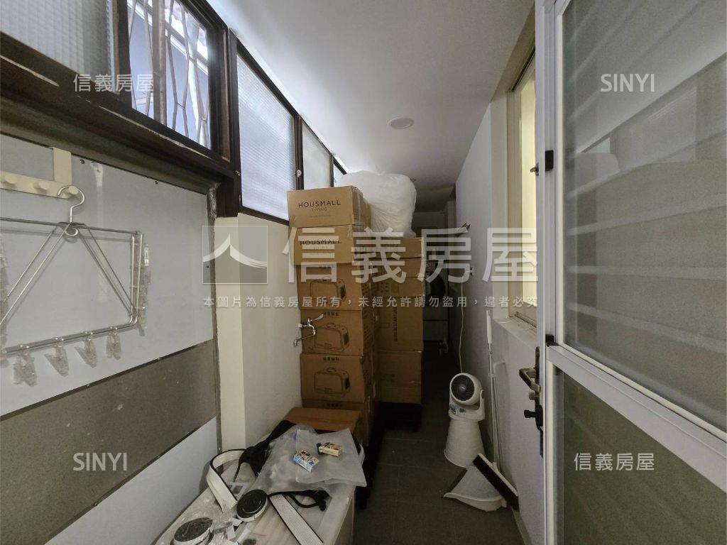 新東街一樓裝潢美邸房屋室內格局與周邊環境